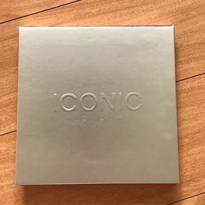 ICONIC LONDON Day To Slay Eyeshadow Palette